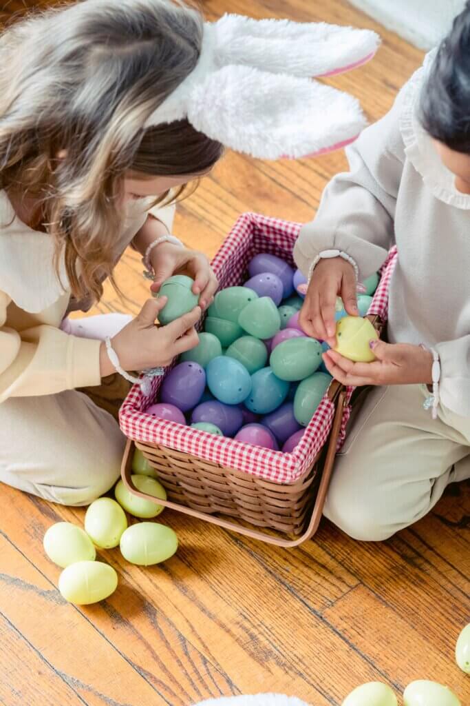 kids opening easter eggs